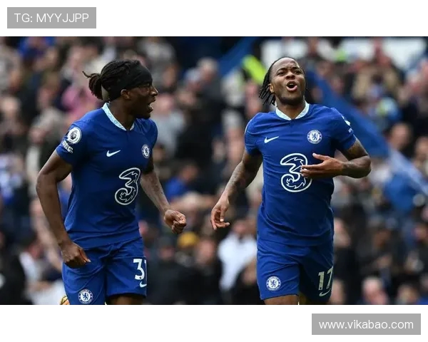 切尔西更衣室风波升级斯特林与恩佐训练场冲突引发热议 切尔西更衣室风波升级斯特林与恩佐训练场冲突引发热议