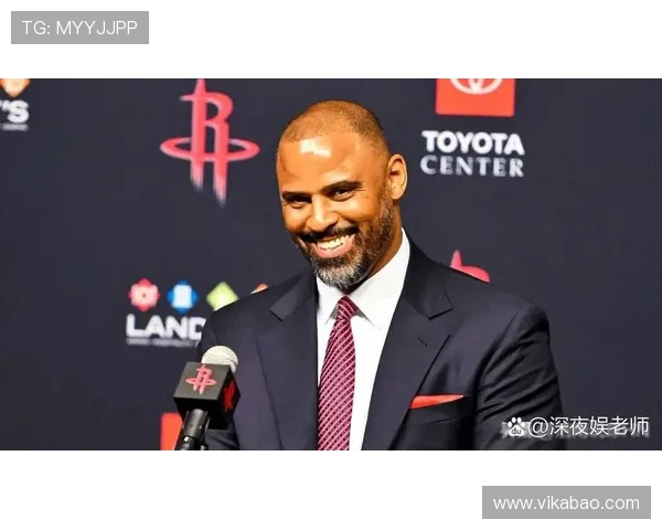 火箭队与爵士队激战再续NBA季后赛精彩对决引发球迷热议 火箭队与爵士队激战再续NBA季后赛精彩对决引发球迷热议