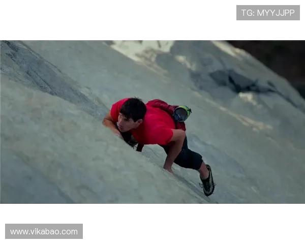 重庆攀岩队灵活应对挑战展现攀岩运动的新风貌与活力