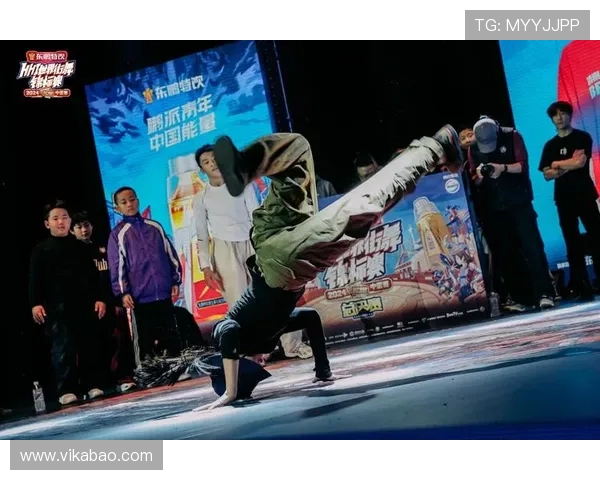 重庆街舞队与杭州街舞队赛后复盘分析灵活性表现与战术对比